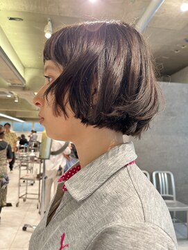 ダブ アオヤマ(DaB AOYAMA) リップラインボブ切りっぱなしボブ顔まわりレイヤーオン眉