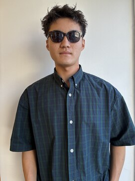 ハイ(HI) 刈り上げないショート×ミックスパーマ