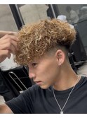 スペインカール　ツイストスパイラル眉カットメンズパーマ