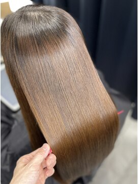 イリス 高槻店 【最上級】プレミアム髪質改善ヘアエステ【高槻 縮毛矯正】