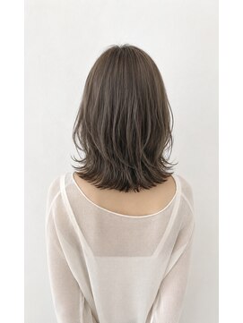 リヴアニバース(LIV ANNIBIRTH.) アッシュ×レイヤーボブ
