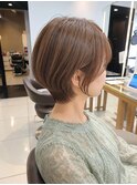 横顔まで綺麗に見える大人くびれショート