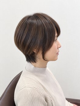 Le'a hair salon【10/13 NEW OPEN（予定）】 の写真/気になる白髪もオシャレに楽しむ！エイジングケアを兼ねた上品な色味で、艶やかな若々しい印象へ導く☆