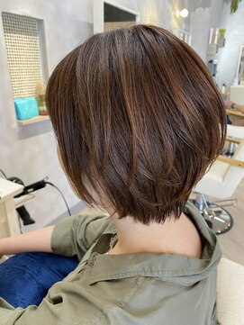 ポノ(pono) 丸みがかわいいショートボブ