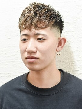 メリケンバーバーショップ コウベ(MERICAN BARBERSHOP KOBE) 七三オールバックツイストパーマかき上げヘアコンマヘア