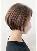 外ハネボブ　セクションカラー　ペールベージュ