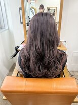 ルチナ 秦野(Lucina)&nbsp;ラベンダーグレージュ/ゆるふわロング/レイヤーカット