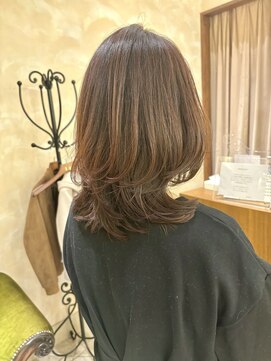 ビュートリアム265(BEAUTRIUM 265) レイヤーカット・ミディアム・ウルフカット・白髪ぼかし・銀座