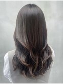 レイヤーロンググレージュカラーアッシュブラック美髪_ba489831