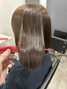 トゥーレ(Tule) 酸性縮毛矯正+透明感カラーで叶えるナチュラル艶ボブ