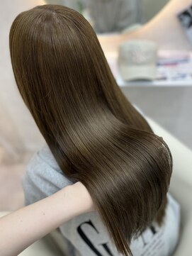 エス(Ess) 《鳥海ちひな》オリーブベージュ/艶カラー/韓国