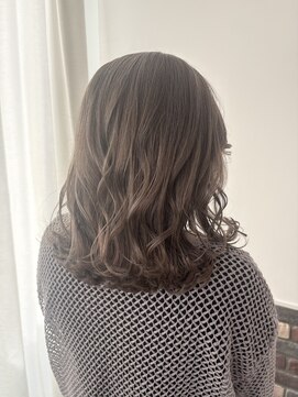 ホワイティグレージュカラー/ミディ