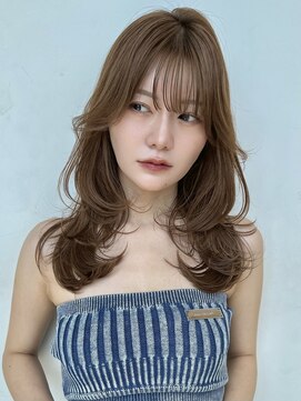 レイヤーカット×ベージュブラウン