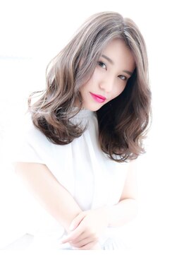 ナトゥーラ 御器所店(Natura) グレージュゆるふわミディー