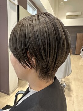 イースト(YEAST) ショート×カーキカラー