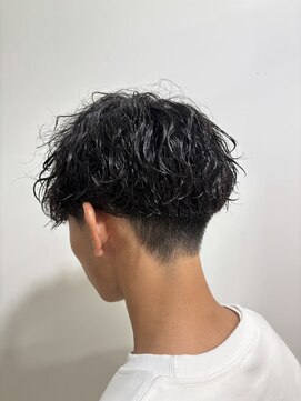 ハロ 蕨(HALO) 人気!波巻きパーマ【阿部佑香】