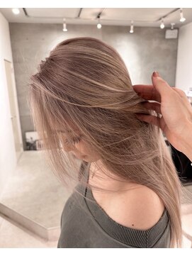 オンリー(ONLY.) シャドールーツ　×    グレージュ