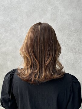 プラスイズム(PLUSISM) ハイライトミディアムレイヤー