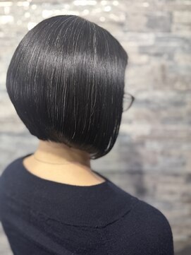 ヴィソップ(V.S.O.P) 40代から増えるうねり・細毛に。矯正しない髪質改善