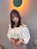 コロレ(COLORE)&nbsp;上品に盛れる艶ブラウン×韓国風小顔レイヤーミディアム