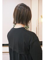 ロスカ(Loska)&nbsp;切りっぱなしボブ×プレイングカラー