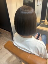 エイム(AIM)&nbsp;酸性ストレートで自然なボブスタイルへ