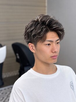 Barber　Miyamoto【バーバー　ミヤモト】の写真/受賞歴、施術歴多数の技術でやり過ぎない自然なパーマで魅力を引き出す◎