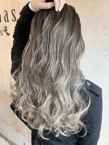 ヘアデザイン プティパ(Hair Design petit-pas) 外国人風バレイヤージュ×ホワイトグレー×ハイライトカラー