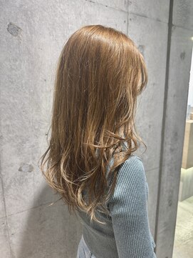 ウル 関内(uru) ハイトーンベージュカラー