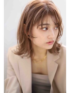 ウル(ulu) ミディアム　レイヤー　透明感カラー　白髪ぼかし