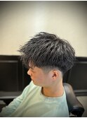 刈り上げツーブロック前下がりマッシュ短髪黒髪アップバング