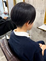 アムレヘアー(amule hair)&nbsp;【amule hair】サラサラセンターパート/前下がり/刈り上げ