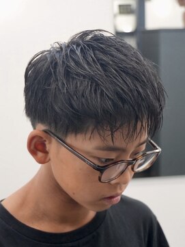 アストロ(ASTRO) 小学生中学生ナチュラルショートキッズカット