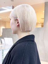 アルバム 新宿(ALBUM SHINJUKU) 似合わせカットウェーブミディアムホワイトブロンド_ba541653