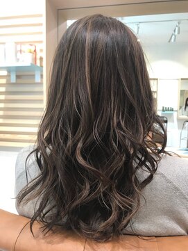 リンクル 自由が丘(lincle) ちょっぴりオトナな華やかロング【ハイライト】デジタルパーマ