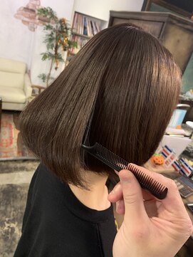 アドール(ADOR) ショコラブラウン【渡仲 柊人】