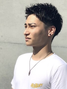 クオンヒール 淀屋橋店(QUON HEAL) スペインカール/スパイキーショート/フェザーパーマ/フェード