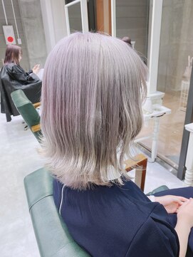 デイズ(days) ミルクティーアッシュベージュWカラー☆ブリーチくびれセミディ