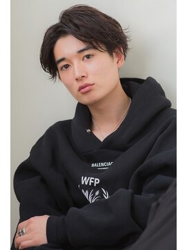 アリエッタ アザブ(ARIETTA AZABU) 20代 外ハネアップバングビジカジ　センターパート メンズカット