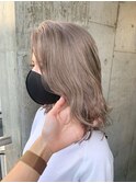 ナチュラルグレージュ