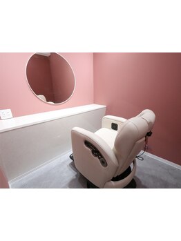 《人目が気にならない特別空間》Belleでは4席の全室個室を完備☆自分だけのサロンタイムをお過ごし下さい♪