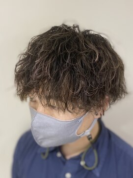 アース オーセンティック 関内店(EARTH Authentic) ナチュラル無造作スパイラルパーマ暗髪ツーブロックくせ毛風