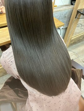 ネウィ ハウオリ 札幌駅前(newi hau'oli) 艶さら×ストレート