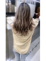 キング 枚方店(K!ng)&nbsp;【枚方、高槻、梅田】ホワイトハイライト