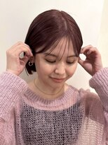 ローネス(LONESS)&nbsp;ツヤ感たっぷりピンクブラウン×ぷつっとボブ