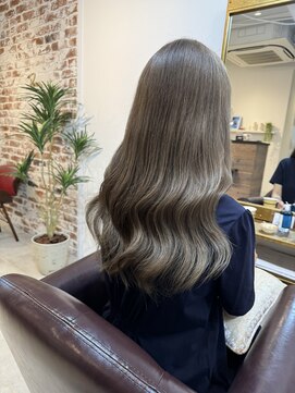 ルウ(Ruu) 白髪ぼかしハイトーン