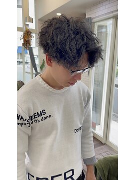 リール(THE RIRE.) *THE RIRE. メンズショート×ツイストパーマ*