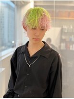 ナナ(NANA)&nbsp;グリーン/ピンク/ブリーチ/デザインカラー/メンズカット