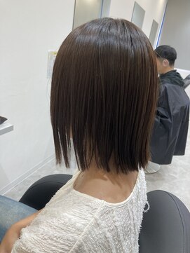 リラ(Rira) 顎下の切りっぱなしボブ☆