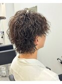 ツイストスパイラルパーマセンターパートウルフ